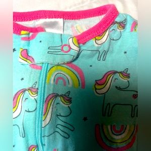 Onesies brand unicorn Sz 3-6mos zipper and top snap